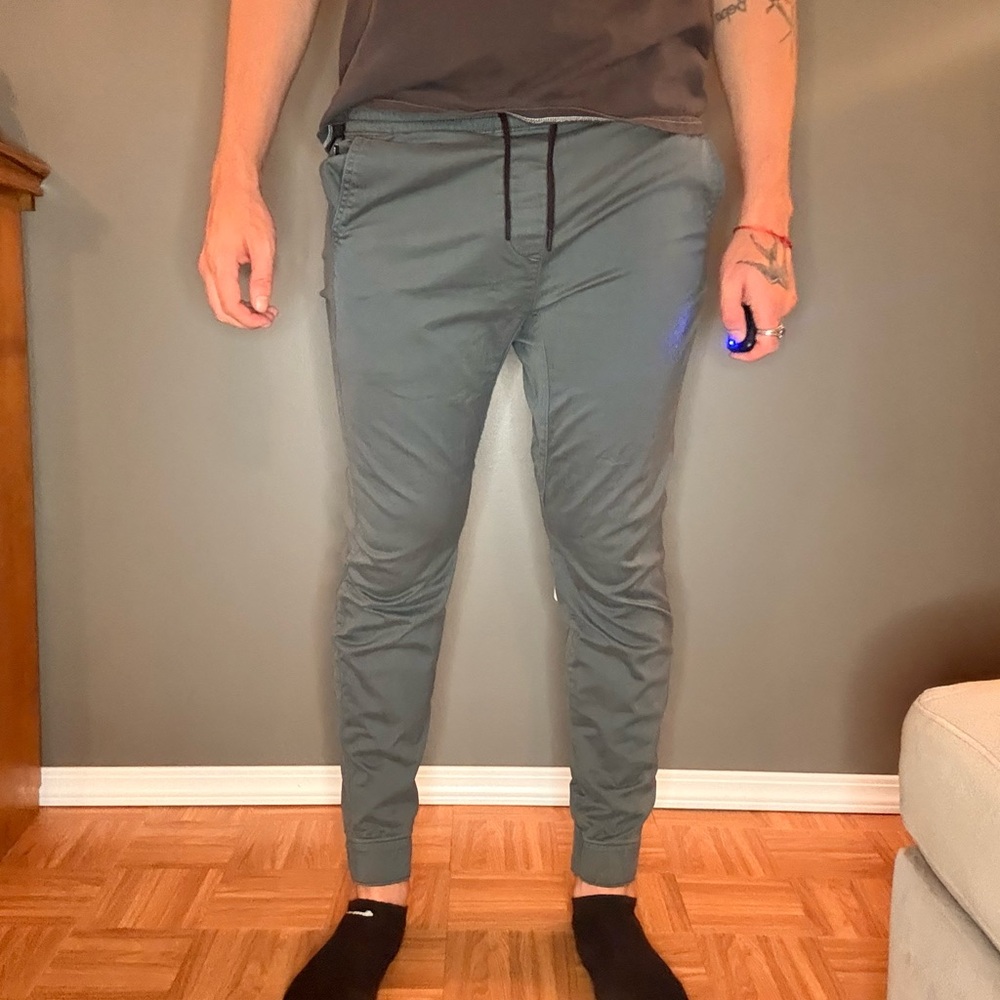 Hollister Men's Gray Skinny Jogger Pants